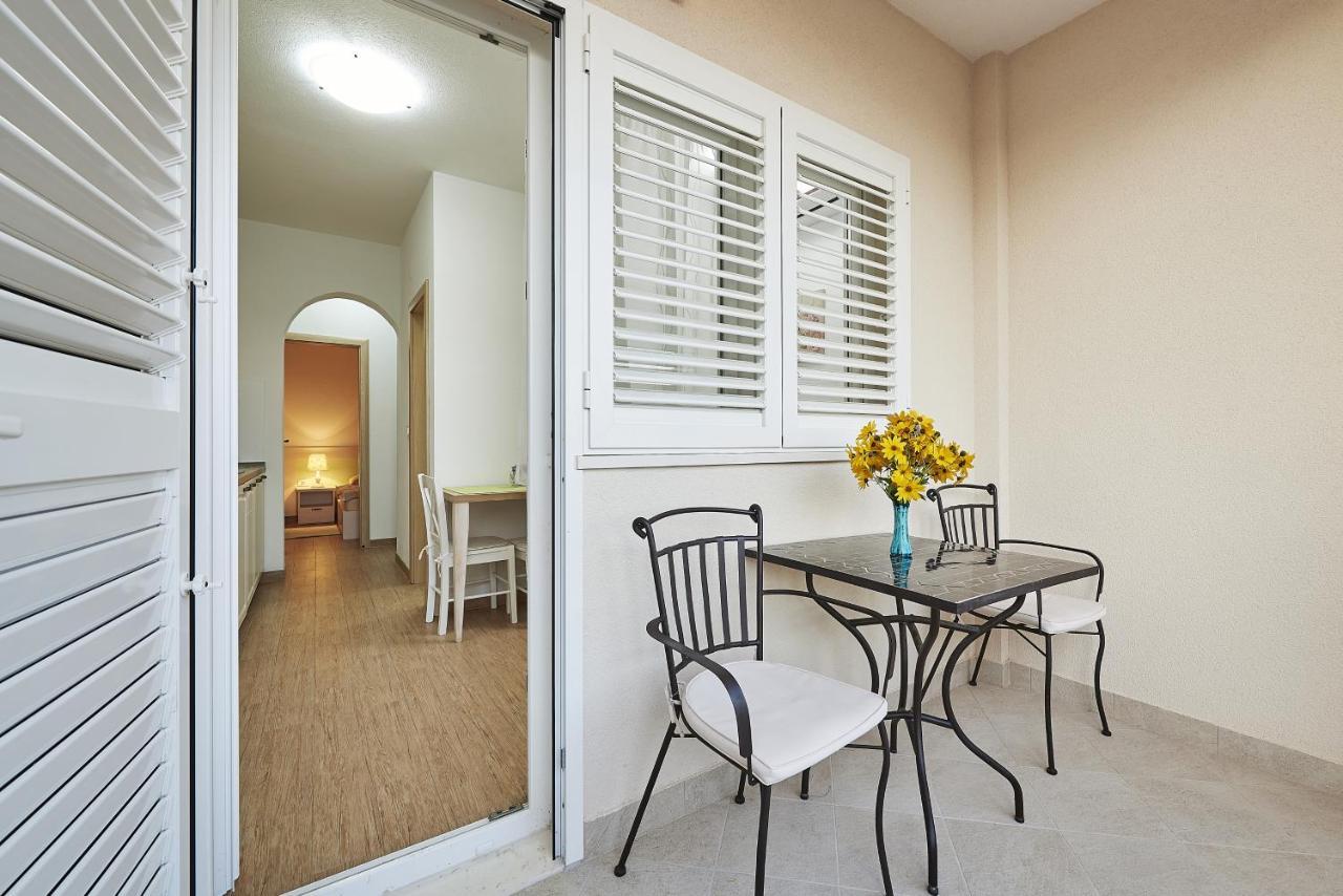 Apartments With A Parking Space Mavarstica, Ciovo - 17803 Trogir Exterior foto